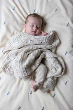 Cam Cam Copenhagen Pointellestickad babyfilt Off White