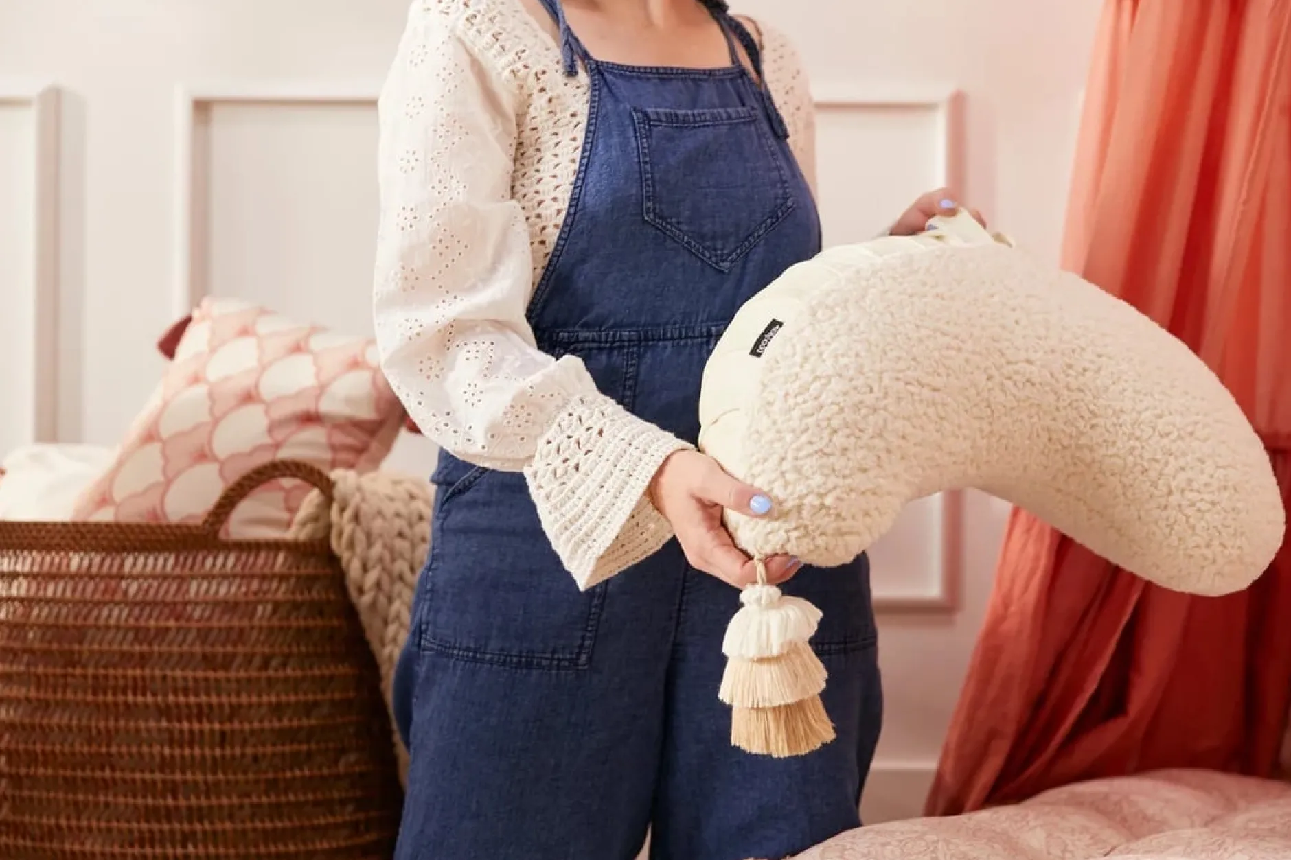 DockATot Nursing Pillow Boucle Cream