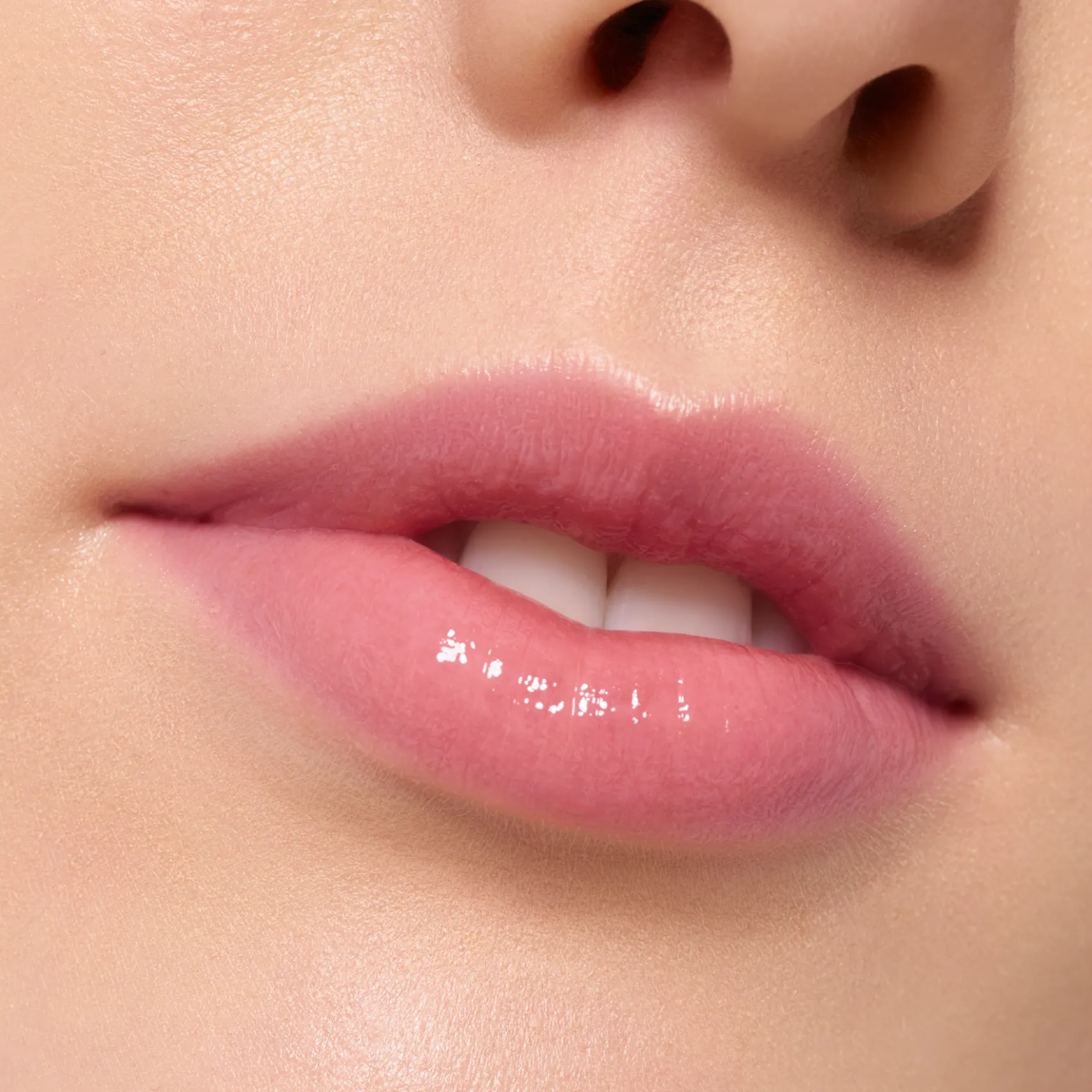 essence The Super Peptide Glossy Lip Treatment 07