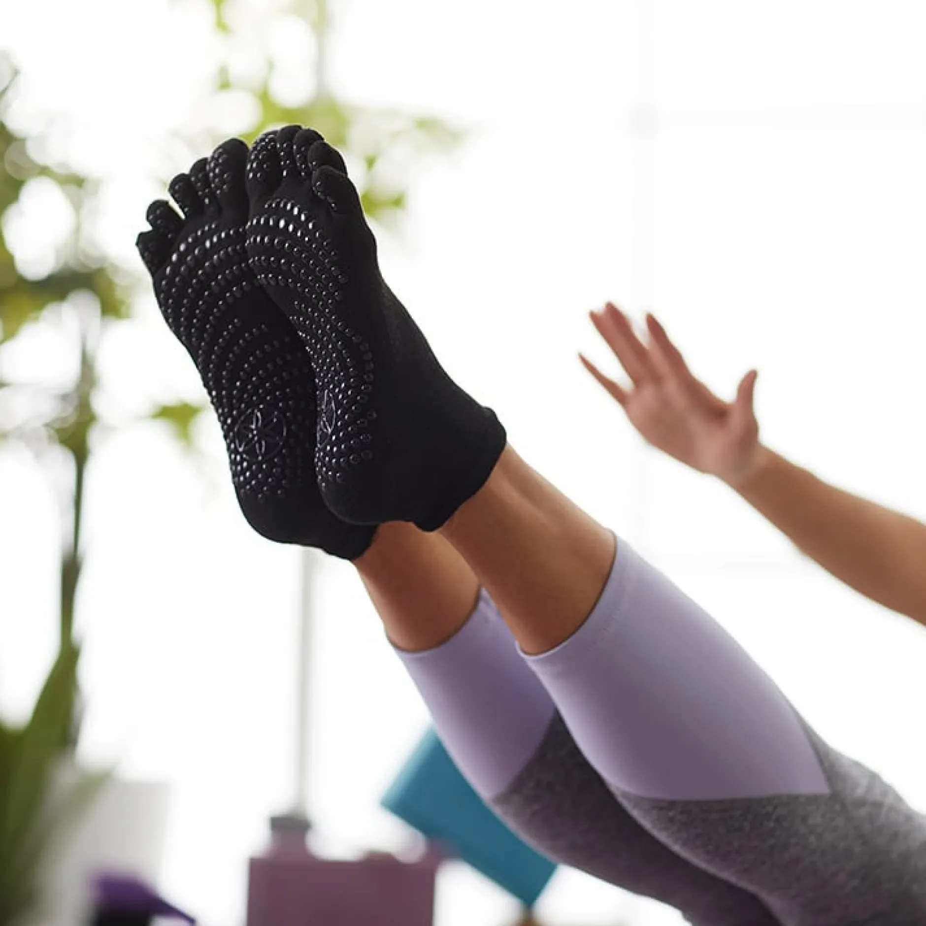 Gaiam Grippy Yoga Socks Small/Medium