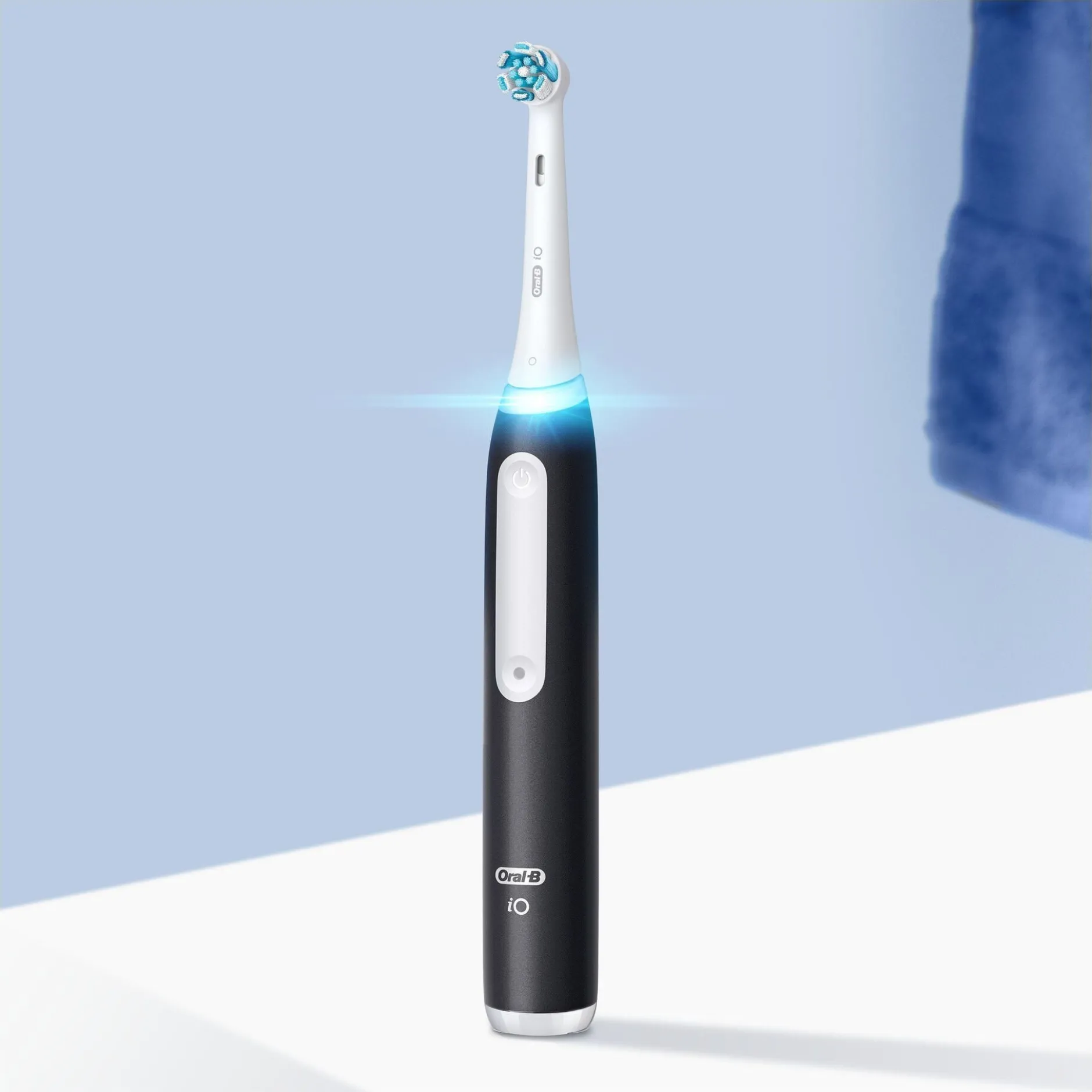 Oral-B iO 3 Duopack 2 eltandborstar, 2 huvuden, 1 resefodral