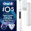 Oral-B iO5 Eltandborste Vit 1 Tandborsthuvud, Resefodral & Hållare till borsthuvud 1 st