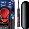 Oral B iO Kids Marvel Spider Man Eltandborste med Resefodral 1 tandborsthuvud