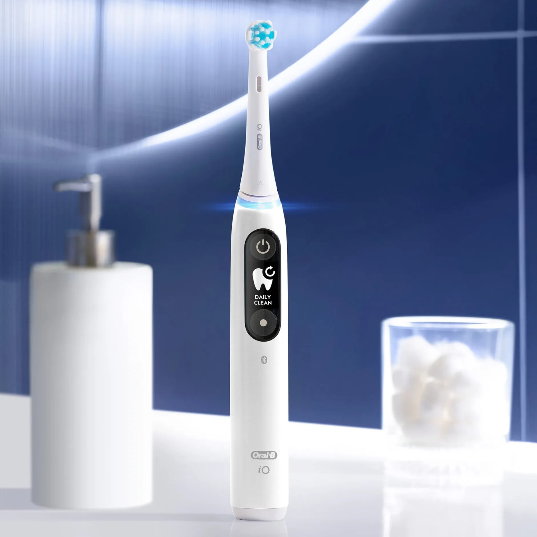 Oral-B iO 6S White Eltandborste Designed By Braun 1 st
