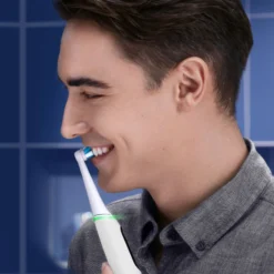 Oral-B iO 6S White Eltandborste Designed By Braun 1 st