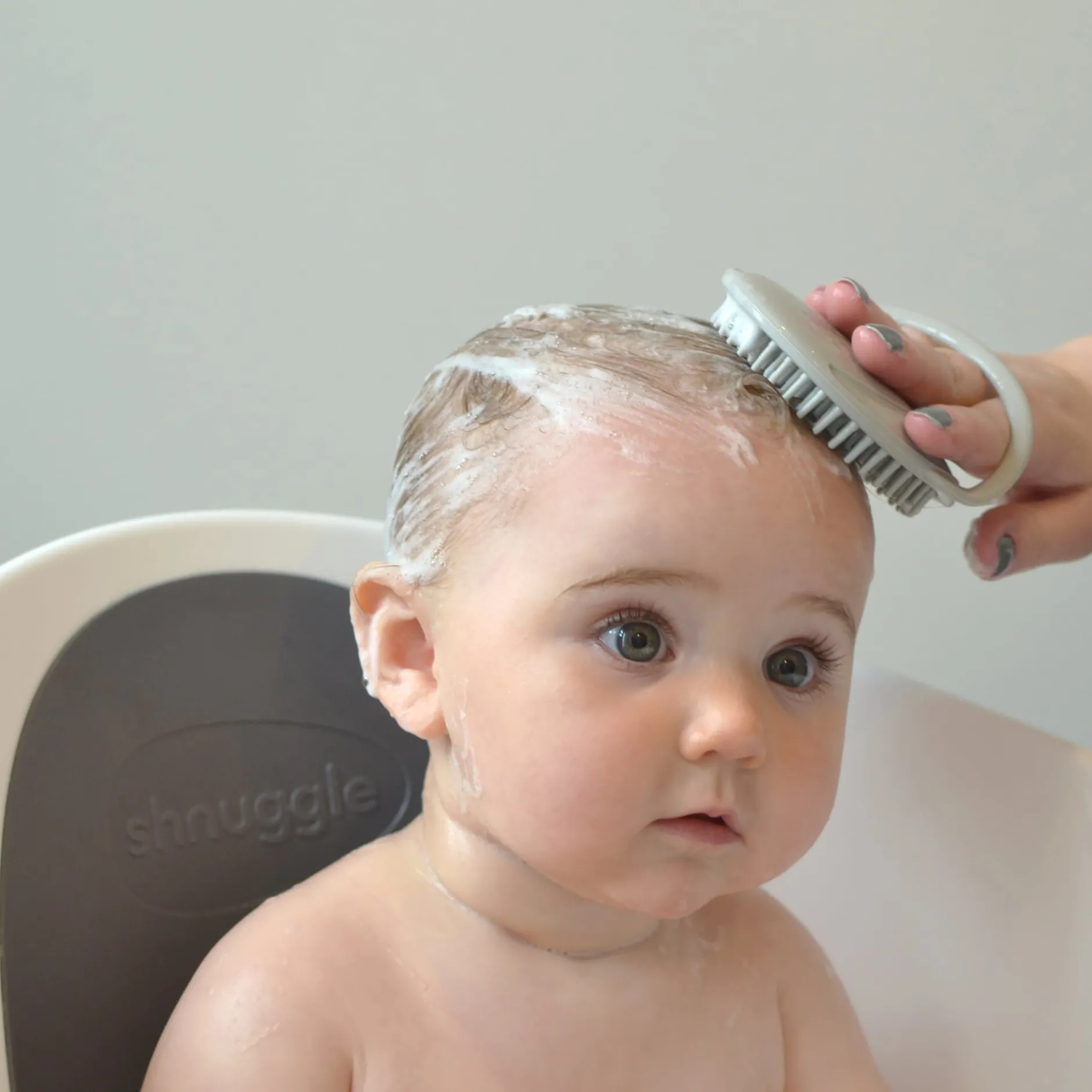 shnuggle Baby Bath Brush Grey 1 st