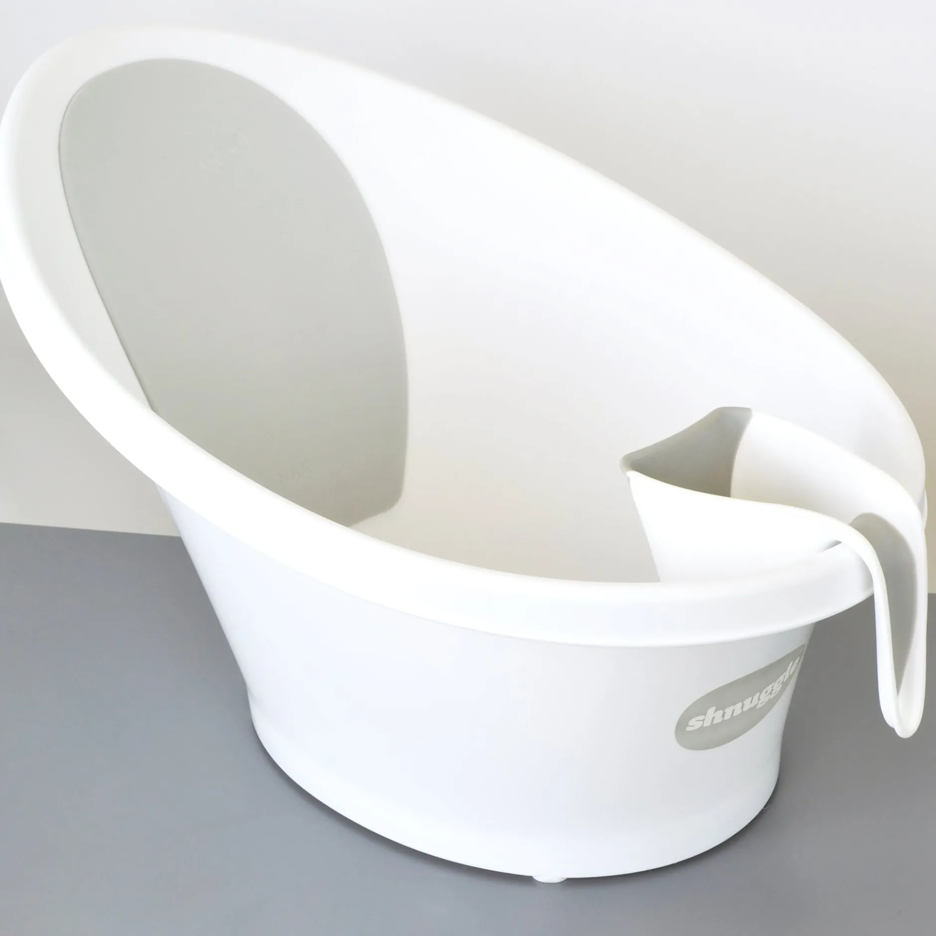SHNUGGLE Bath Jug Washy White