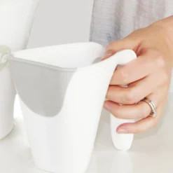 SHNUGGLE Bath Jug Washy White