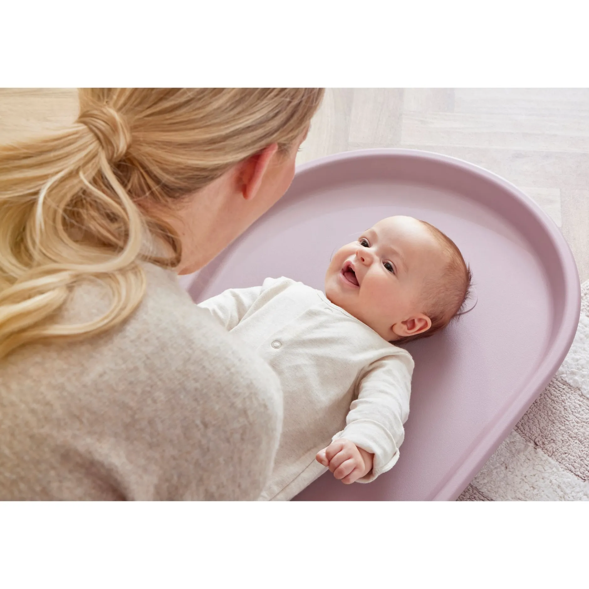 SHNUGGLE Changing Mat Squishy Blossom
