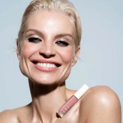 Uoga Uoga Nourishing Lip Gloss, Foxberry 5 ml