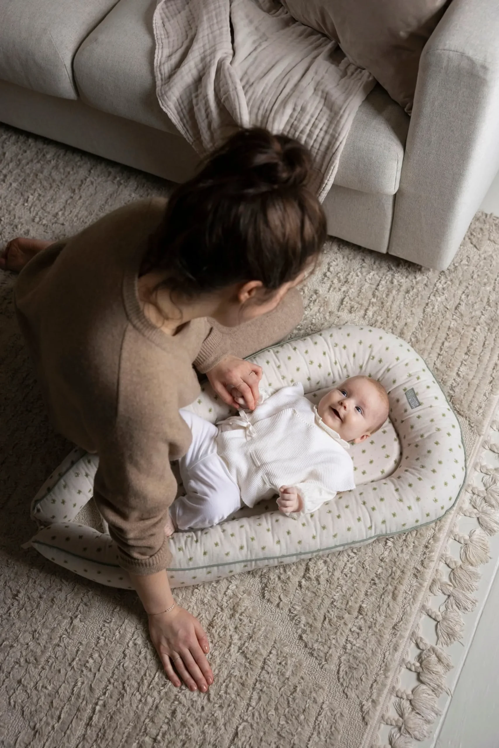 Vinter & Bloom Meadow Baby Sleep Nest Soft Sand 1 st